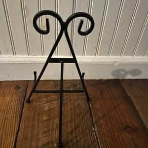 Black Metal Display Easel